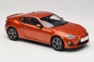 Toyota GT86 Rot Century Dragon 1:18 CD01 Druckguss — Bild 6 von 8