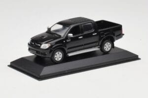 Toyota Hilux Schwarz Minichamps 1:43 400166662 Druckguss — Bild 2 von 4