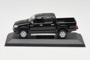 Toyota Hilux Schwarz Minichamps 1:43 400166662 Druckguss