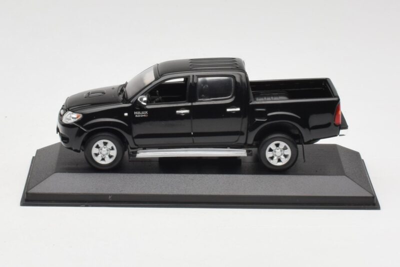 Toyota Hilux Schwarz Minichamps 1:43 400166662 Druckguss