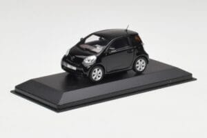 Toyota iQ Schwarz Mica Minichamps 1:43 403166803 Druckguss — Bild 2 von 4