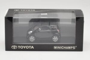 Toyota iQ Schwarz Mica Minichamps 1:43 403166803 Druckguss — Bild 4 von 4