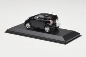 Toyota iQ Schwarz & Weiß Genfer Autosalon 2009 Minichamps 1:43 400166801 Druckguss — Bild 3 von 4