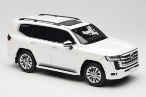 Toyota Land Cruiser J300 ZX Weiß LCD 1:18 LCD18013-ZX-WH Druckguss — Bild 6 von 8