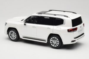 Toyota Land Cruiser J300 ZX Weiß LCD 1:18 LCD18013-ZX-WH Druckguss — Bild 7 von 8