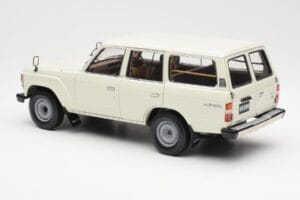 Toyota Land Cruiser J60 Weiß Kyosho 1:18 08956W Druckguss — Bild 7 von 8