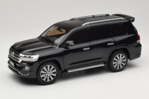 Toyota Land Cruiser LC200 Schwarz Kengfai 1:18 KF024-13 Druckguss