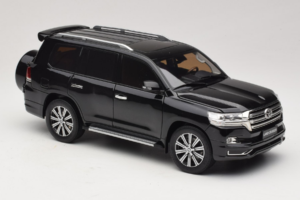 Toyota Land Cruiser LC200 Schwarz Kengfai 1:18 KF024-13 Druckguss — Bild 6 von 8