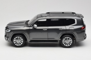 Toyota Land Cruiser LC300 ZX Grau LCD 1:18 LCD18013-ZX-GR Druckguss — Bild 4 von 8