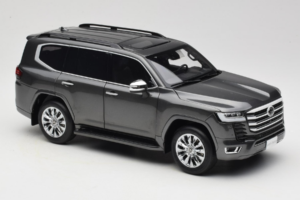Toyota Land Cruiser LC300 ZX Grau LCD 1:18 LCD18013-ZX-GR Druckguss — Bild 6 von 8