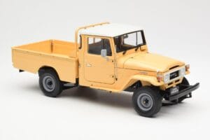 Toyota Land Cruiser Pickup Beige Kyosho 1:18 08958BE Druckguss — Bild 6 von 8