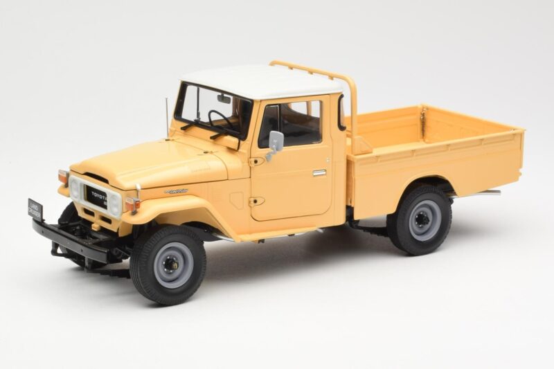 Toyota Land Cruiser Pickup Beige Kyosho 1:18 08958BE Druckguss