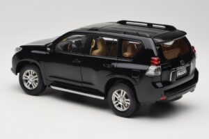 Toyota Land Cruiser Prado J150 Schwarz Paudi Model 1:18 623132-BK Druckguss — Bild 7 von 8
