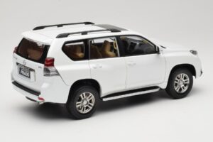 Toyota Land Cruiser Prado J150 Weiß Paudi Model 1:18 623132-WH Druckguss — Bild 3 von 8