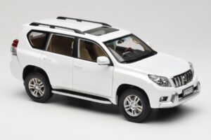 Toyota Land Cruiser Prado J150 Weiß Paudi Model 1:18 623132-WH Druckguss — Bild 6 von 8