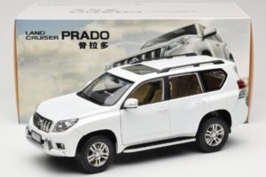 Toyota Land Cruiser Prado J150 Weiß Paudi Model 1:18 623132-WH Druckguss — Bild 8 von 8