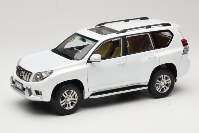 Toyota Land Cruiser Prado J150 Weiß Paudi Model 1:18 623132-WH Druckguss