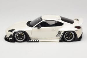 Toyota Pandem GR86 ZN8 Crystal White GT Spirit 1:18 GT498 Resin — Bild 3 von 6