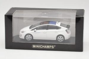 Toyota Prius XW30 Super Weiß Minichamps 1:43 PRIUS001 Druckguss — Bild 4 von 4