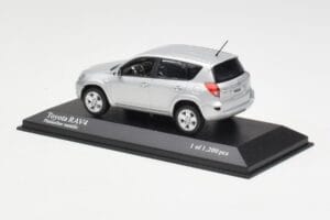 Toyota RAV4 XA30 Silber Minichamps 1:43 400166570 Druckguss — Bild 3 von 4