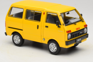Toyota TJ110 Tianjin Huali Gelb OEM 1:18 TOYOTA014 Druckguss — Bild 6 von 8