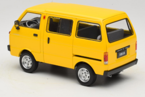 Toyota TJ110 Tianjin Huali Gelb OEM 1:18 TOYOTA014 Druckguss — Bild 7 von 8
