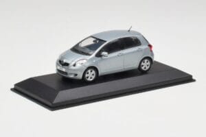 Toyota Yaris Mk2 Glacier Blau Minichamps 1:43 TOYOTA001 Druckguss — Bild 2 von 4