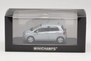 Toyota Yaris Mk2 Glacier Blau Minichamps 1:43 TOYOTA001 Druckguss — Bild 4 von 4