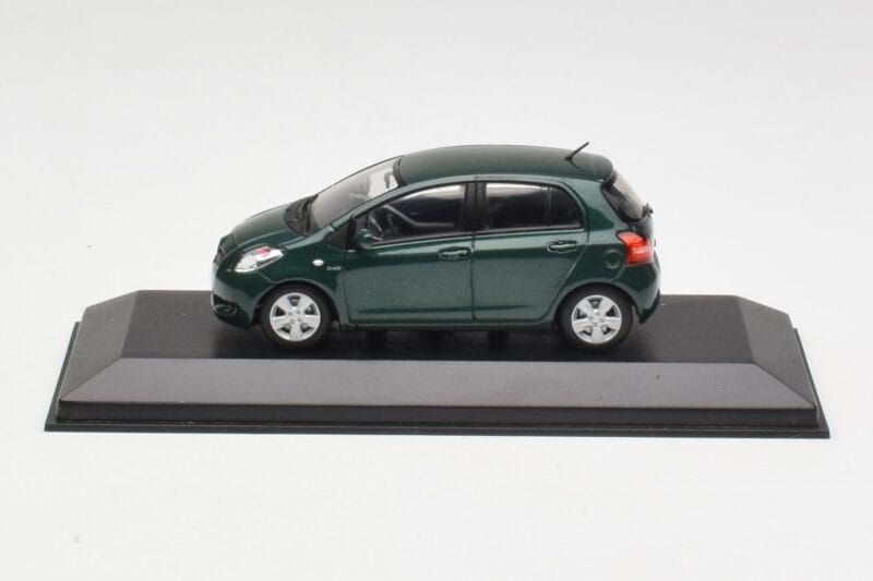 Toyota Yaris XP10 Oxford Green Minichamps 1:43 400166501 Druckguss