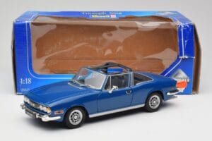 Triumph Stag Mk1 Sapphire Blue Revell 1:18 08815 Druckguss — Bild 8 von 8