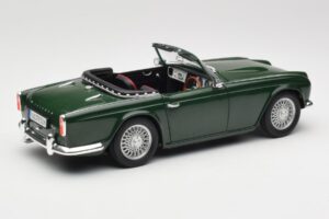 Triumph TR4 British Racing Green Revell 1:18 08827-T1 Druckguss — Bild 3 von 8