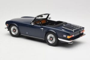 Triumph TR6 PI Dunkelblau Minichamps 1:18 155132032 Druckguss — Bild 5 von 6