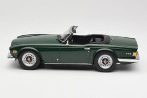 Triumph TR6 PI Dunkelgrün Minichamps 1:18 155132030 Druckguss — Bild 3 von 6