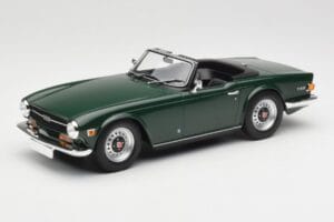 Triumph TR6 PI Dunkelgrün Minichamps 1:18 155132030 Druckguss