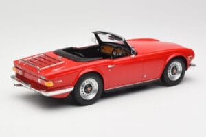 Triumph TR6 PI Rot Minichamps 1:18 155132031 Druckguss — Bild 2 von 6