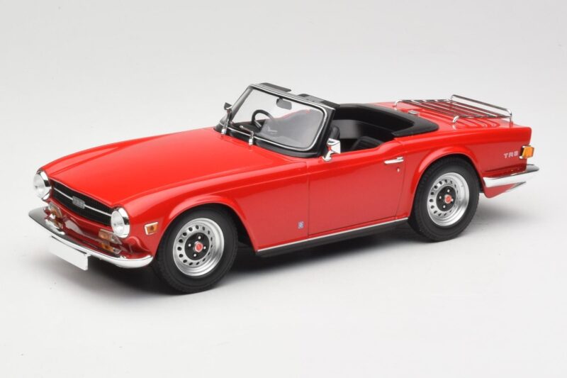 Triumph TR6 PI Rot Minichamps 1:18 155132031 Druckguss