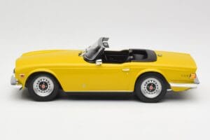 Triumph TR6 RHD Gelb Minichamps 1:18 155132034 Druckguss — Bild 3 von 6