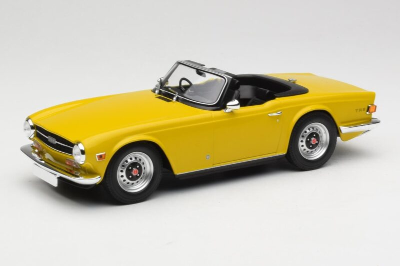 Triumph TR6 RHD Gelb Minichamps 1:18 155132034 Druckguss