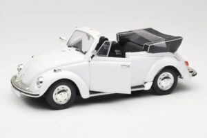 Volkswagen 1302 LS Cabriolet Weiß Revell 1:18 08415 Druckguss — Bild 2 von 8