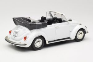 Volkswagen 1302 LS Cabriolet Weiß Revell 1:18 08415 Druckguss — Bild 3 von 8