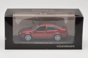 Volkswagen Bora Mk4 Red Metallic Minichamps 1:43 VW003 Druckguss — Bild 4 von 4