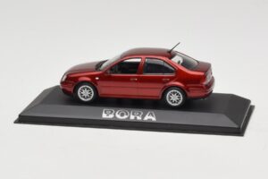 Volkswagen Bora Mk4 Red Metallic Minichamps 1:43 VW003 Druckguss