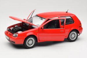 Volkswagen Golf Mk4 GTI Rot Revell 1:18 08943 Druckguss — Bild 2 von 8