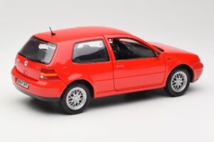 Volkswagen Golf Mk4 GTI Rot Revell 1:18 08943 Druckguss — Bild 3 von 8