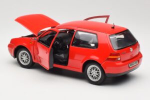 Volkswagen Golf Mk4 GTI Rot Revell 1:18 08943 Druckguss — Bild 5 von 8