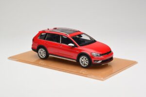 Volkswagen Golf Mk7 Alltrack Tornado Red DNA 1:18 DNA000035 Resin — Bild 4 von 6