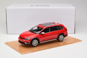 Volkswagen Golf Mk7 Alltrack Tornado Red DNA 1:18 DNA000035 Resin — Bild 6 von 6