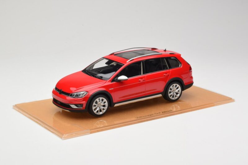 Volkswagen Golf Mk7 Alltrack Tornado Red DNA 1:18 DNA000035 Resin