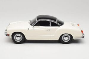 Volkswagen Karmann Ghia Creme Schwarz Minichamps 1:18 155054021 Druckguss — Bild 3 von 6