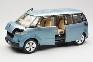 Volkswagen Microbus Concept Hellgrün Revell 1:18 08444 Druckguss — Bild 2 von 8